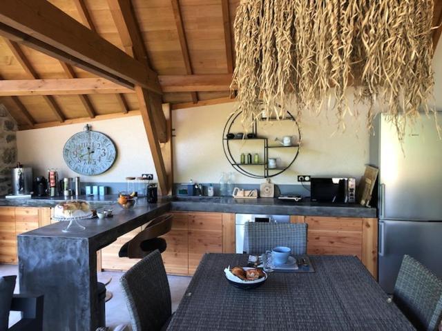 Agreable Chambre D Hote Avec Piscine Et Jacuzzi Thégra Exterior foto