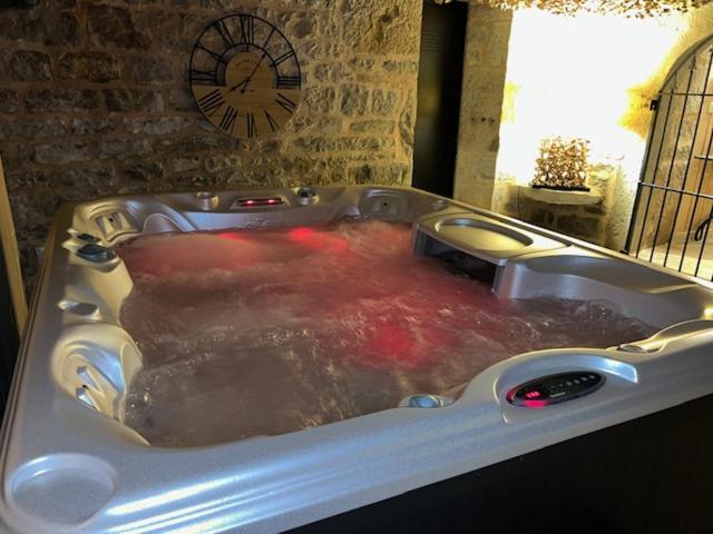 Agreable Chambre D Hote Avec Piscine Et Jacuzzi Thégra Exterior foto