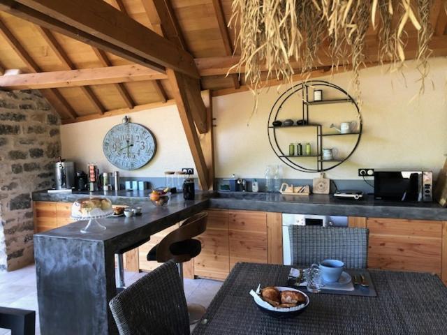 Agreable Chambre D Hote Avec Piscine Et Jacuzzi Thégra Exterior foto